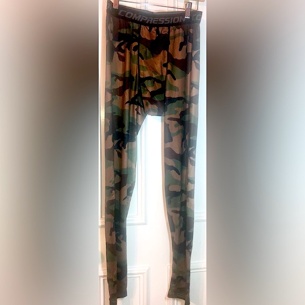 Compression Camo Leggings Men’s Size Approx. Waist measurement inside